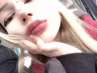 Ammelia_Backerr live webcam thumbnail