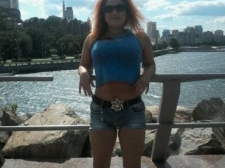 Amy_August live webcam thumbnail