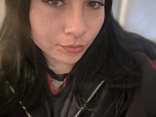 Amy_darki live webcam thumbnail
