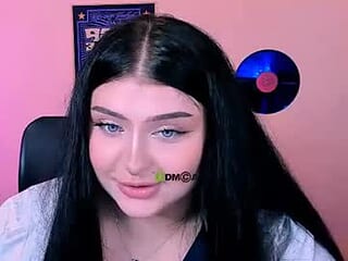 amanda_striking live webcam thumbnail