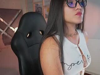 amaraevanss live webcam thumbnail