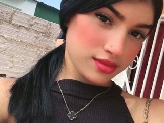 amazinghotgirl live webcam thumbnail