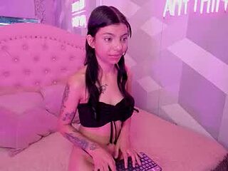 amber_harriis live webcam thumbnail