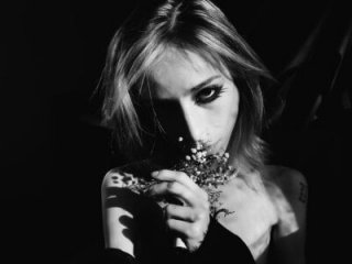 amber_quell_here live webcam thumbnail