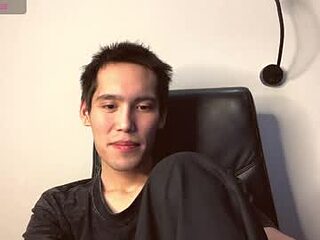 amiraebitsh live webcam thumbnail