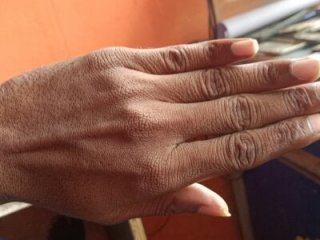 amritakk1298 live webcam thumbnail