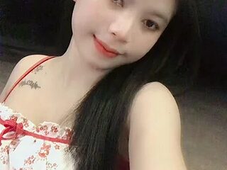 amy-0099 live webcam thumbnail