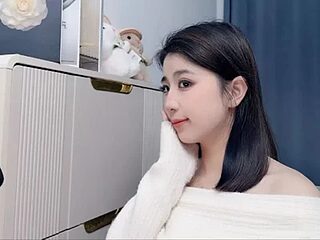 amy-6668 live webcam thumbnail