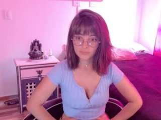 amyblossom888 live webcam thumbnail