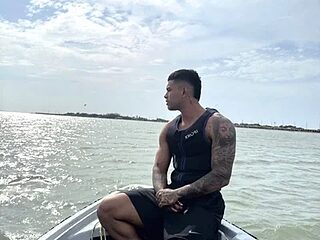 Andrewadamsx live webcam thumbnail