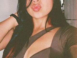 Angela__05 live webcam thumbnail