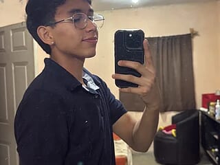 Angeloivan0 live webcam thumbnail