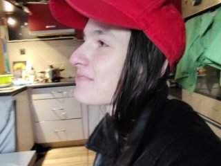 Aniulkaaa13 live webcam thumbnail