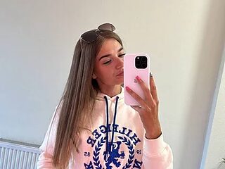 Ann_Wood live webcam thumbnail