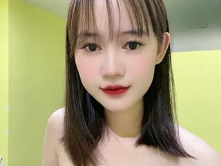 Anna_Ly2 live webcam thumbnail