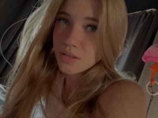 AnneFoxy live webcam thumbnail