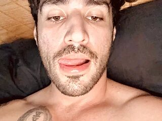 Antonello1223 live webcam thumbnail