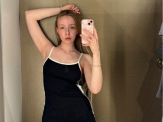 AntoniaMoravick live webcam thumbnail