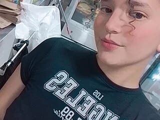 anabel_cross live webcam thumbnail