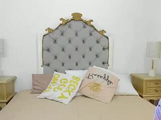analia_ross_ live webcam thumbnail