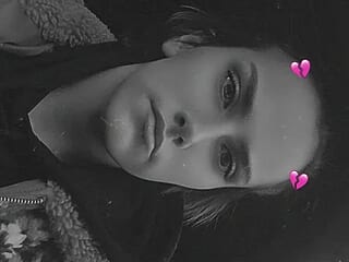 andreea1996bebica live webcam thumbnail