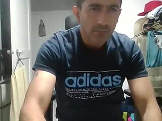andrew973578 live webcam thumbnail