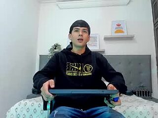 andrew_restrepo live webcam thumbnail