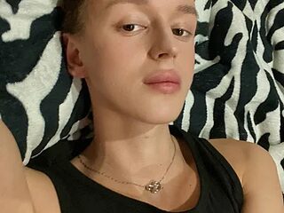 angelAndyy live webcam thumbnail