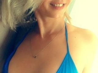 angel_devil_milf live webcam thumbnail