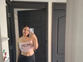 angel_ponce live webcam thumbnail