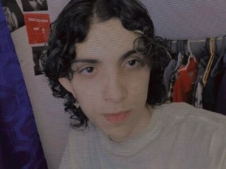 angelitofemboy live webcam thumbnail