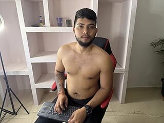 anthony_hott live webcam thumbnail