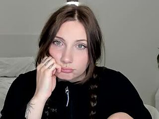 anuuua live webcam thumbnail