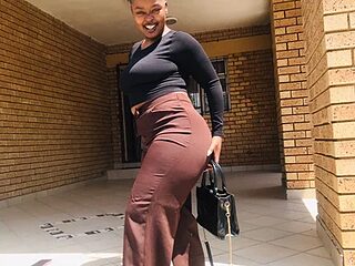 APPLEASSDIVA100 live webcam thumbnail