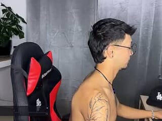 apolokissme live webcam thumbnail