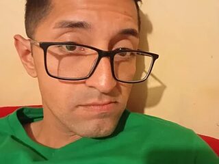 aquel_boy_xxx live webcam thumbnail