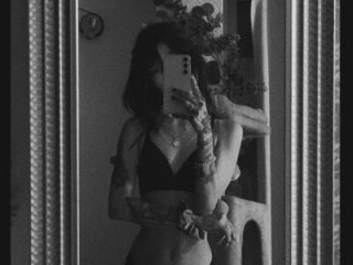 Ari-Nana live webcam thumbnail