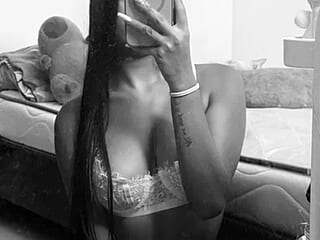 Ari_3007 live webcam thumbnail