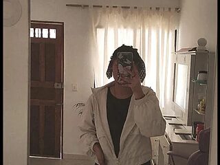 Ari_vibesX live webcam thumbnail