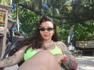 Aria_Bennett21 live webcam thumbnail