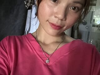 Aria_Maya live webcam thumbnail
