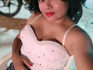 Aria_ferrer live webcam thumbnail