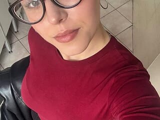 ArianaLeos live webcam thumbnail