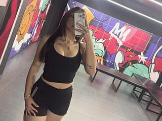 Ariiaa_ live webcam thumbnail