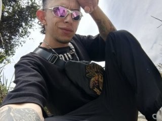 Aron_Shelby live webcam thumbnail