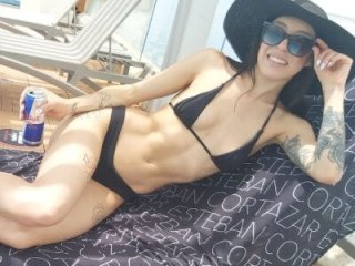 ariana_fitl_ live webcam thumbnail