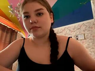 ariannehug live webcam thumbnail