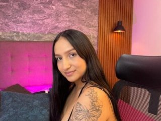 ariawhite1 live webcam thumbnail