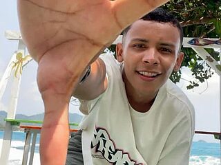 arthur_fooch live webcam thumbnail