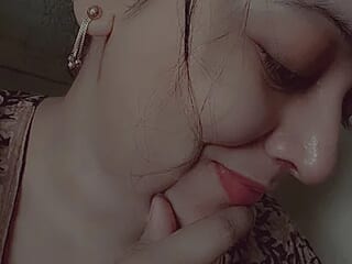 arushi9490 live webcam thumbnail